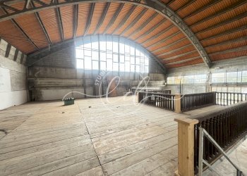 IMG_0615.JPG - Magazzino Pietrasanta - foto 1