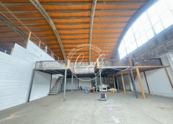 IMG_0611.JPG - Magazzino Pietrasanta - foto 6