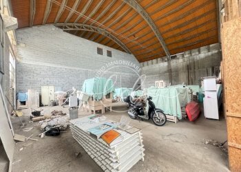 IMG_0621.JPG - Magazzino Pietrasanta - foto 7