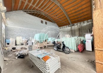 IMG_0622.JPG - Magazzino Pietrasanta - foto 9