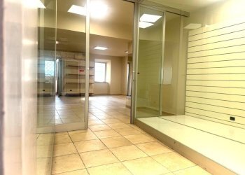 IMG-20250808-WA0008.jpg - Locale Commerciale Via Vittorio Emanuele, Anagni - foto 4