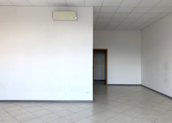 IMG_3308.jpg - Locale Commerciale Via Onorato Capo, Anagni - foto 2