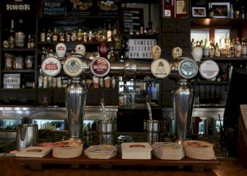 pexels-photo-5864291.jpeg - Pub - Wine Bar VIA AQUILEIA, Cinisello Balsamo - photo 1