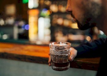 adult-drink-man-young-preview.jpg - Pub - Wine Bar VIA AQUILEIA, Cinisello Balsamo - photo 5