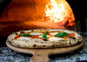 360_F_375954999_hP4sQBsitVC7cCsr3tgm3smNy1Olbxa8 - Ristorante Piazza Caduti, 4, Sant'Angelo Lodigiano - foto 3
