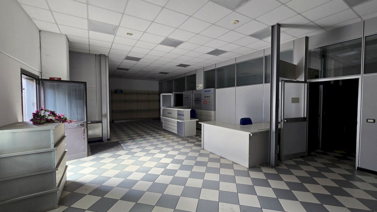 20260312_112948.jpg - Capannone Via Ernesto Rizzi 13S, Melegnano - foto 1