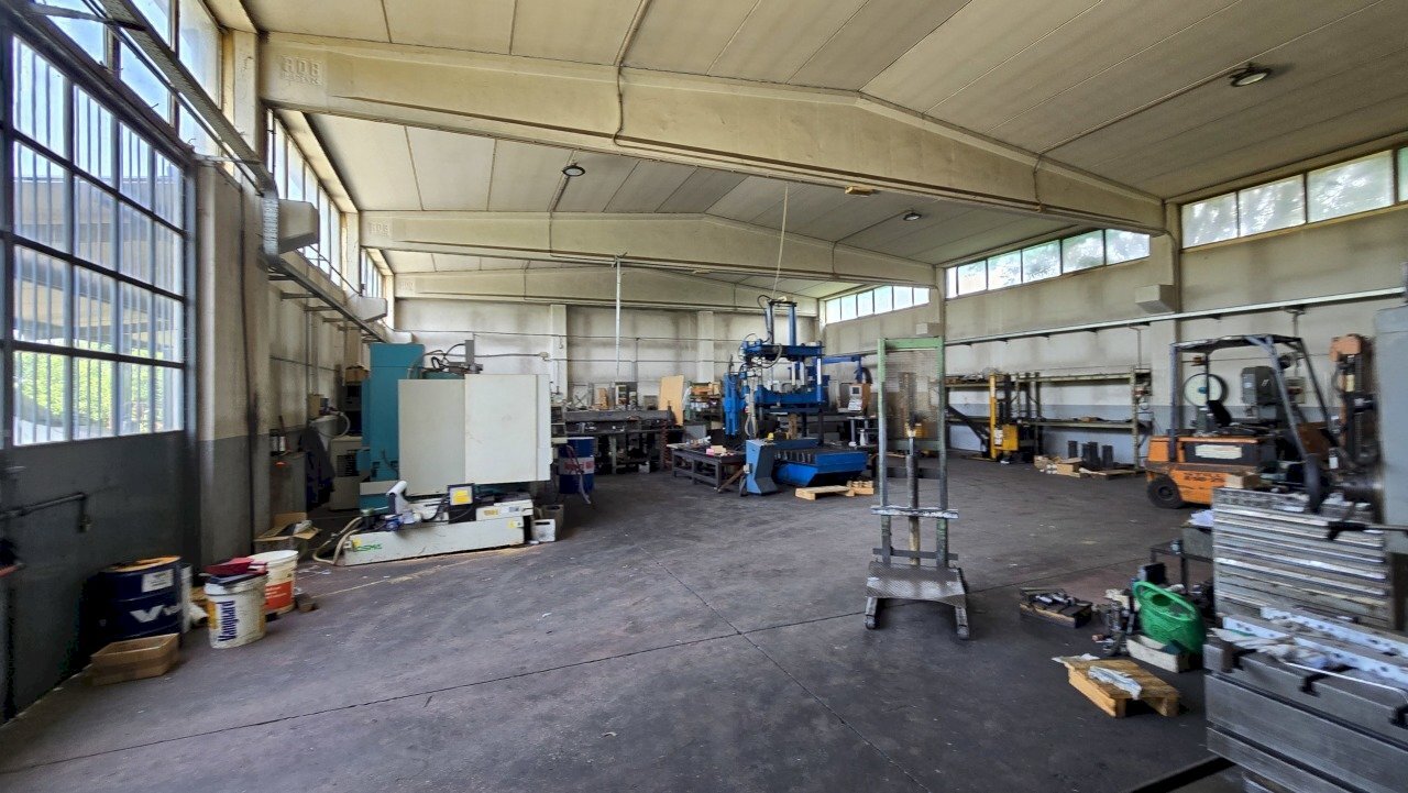 20250613_152834(0).jpg - Capannone Via Sandro pertini  9, Miradolo Terme - foto 2