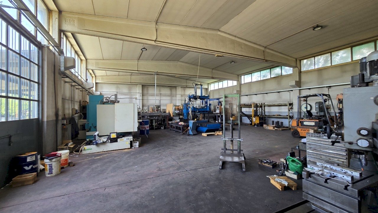 20250613_152834.jpg - Capannone Via Sandro pertini  9, Miradolo Terme - foto 1