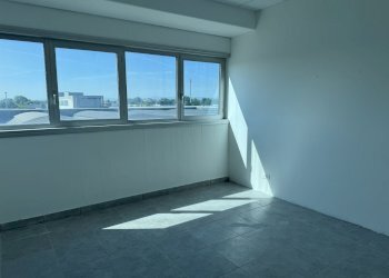 IMG_6705.jpg - Ufficio Via Maestri del Lavoro snc, Sant'Angelo Lodigiano - foto 1