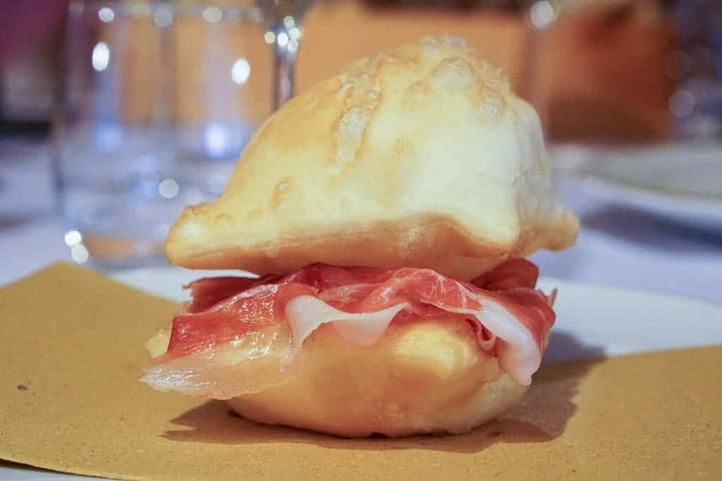 Bologna-Travel-Guide-1.jpg - Ristorante via Mulini  2/a, Castel San Giovanni - foto 1