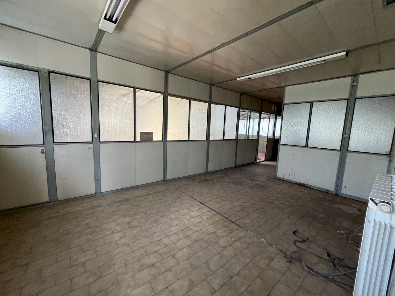 IMG_8894.jpeg - Shed Via Tortona 21, Vigevano - photo 3