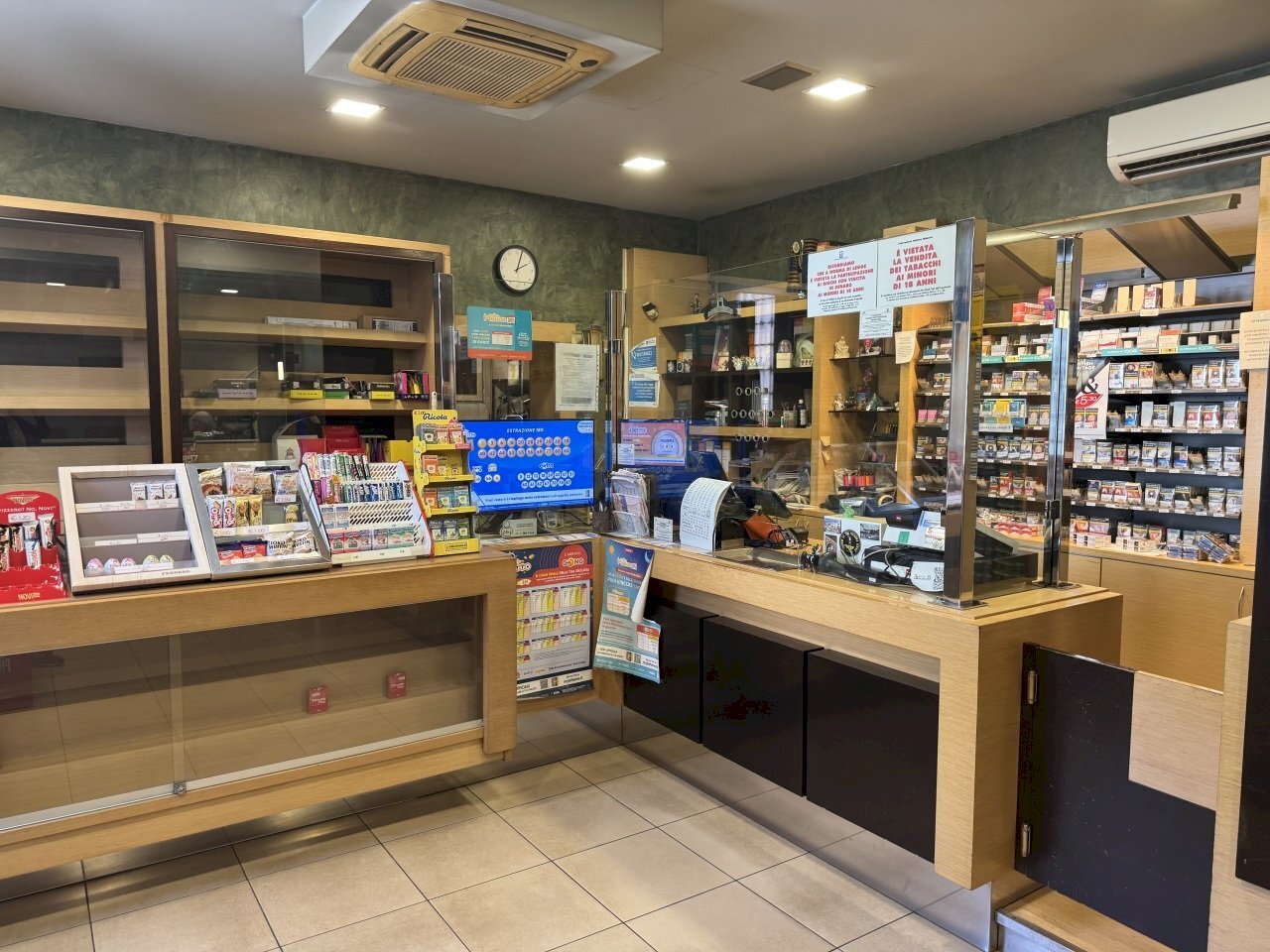 IMG_6098.jpg - Bar - Tabacchi - Ricevitoria VIA TENENTE ADAMI 10, Arzago d'Adda - foto 1