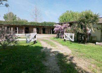 IMG-20250515-WA0009.jpg - Capannone Via Oriolo 3, Castelleone - foto 1