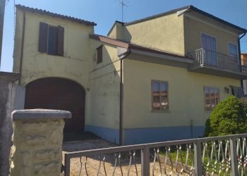 IMG_20250408_115754.jpg - Villa VIA GIOVANNI CADOLINI 48, Rivarolo del Re ed Uniti - foto 3