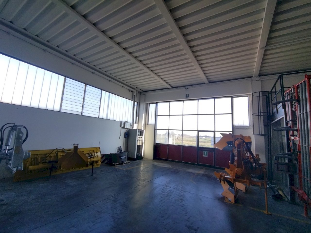 IMG_20241221_104918.jpg - Locale Commerciale Via Casellati 8, San Giovanni in Croce - foto 1