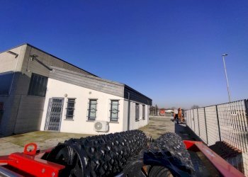 IMG_20241221_105305.jpg - Locale Commerciale Via Casellati 8, San Giovanni in Croce - foto 2