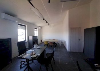 IMG_20241221_104708.jpg - Locale Commerciale Via Casellati 8, San Giovanni in Croce - foto 11