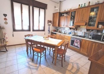 ingresso cucina.jpg - Casa indipendente Adria - foto 3