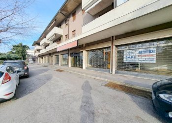 esterno laterale - Locale Commerciale Rovigo - foto 4