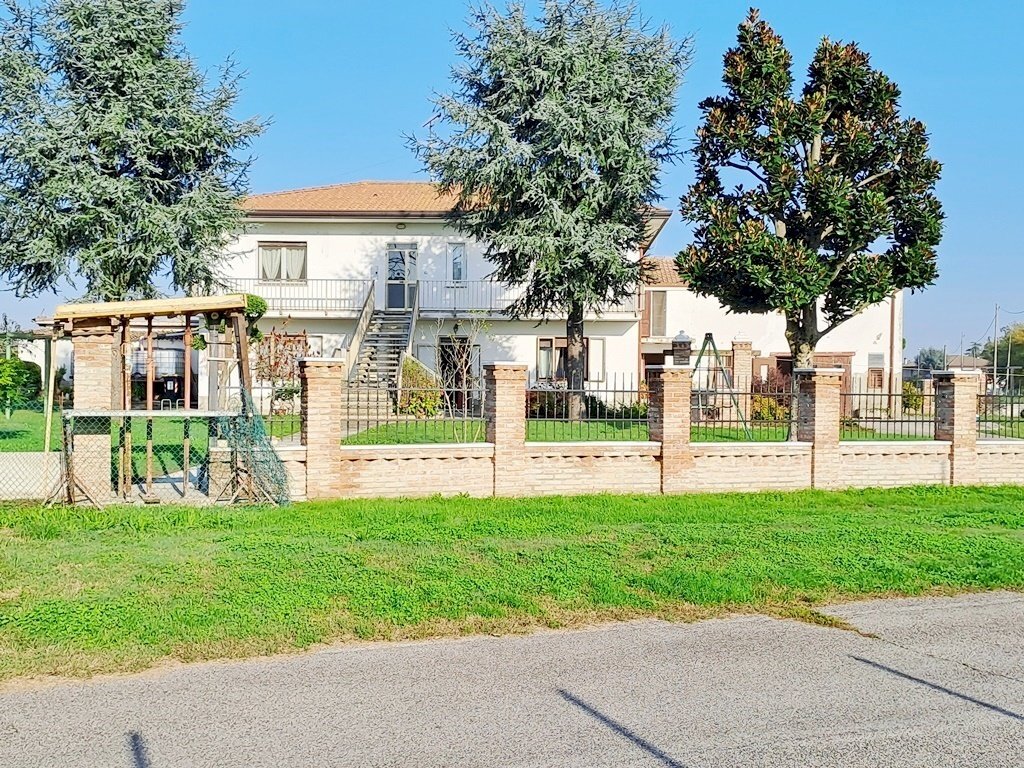 vista dalla strada.jpg - Villa Papozze - foto 3