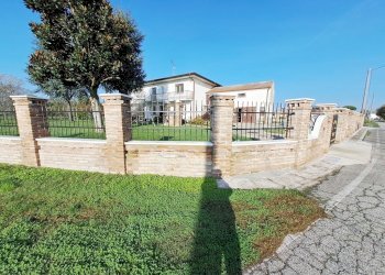 visione muretto esterno.jpg - Villa Papozze - foto 2