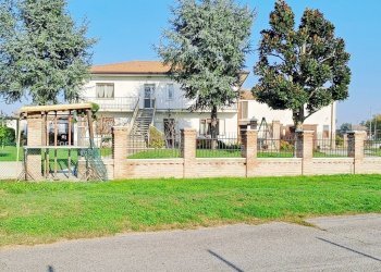 vista dalla strada.jpg - Villa Papozze - foto 3