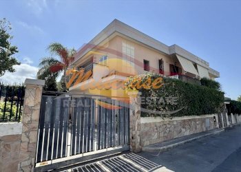 481ed9d5-c00a-4af0-a89e-e23cb2309b72.jpg - Independent house Via Luigi Maria Monti, Siracusa - photo 1