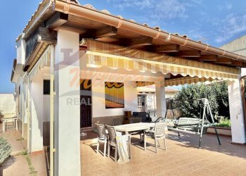 d791f87f-e3bc-4df8-a984-49df6b208b0c.jpg - Villa ELORINA, Siracusa - foto 1