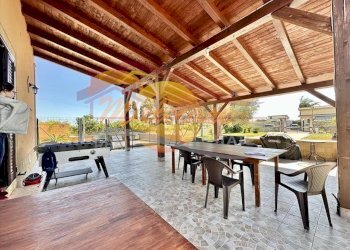 1b4860f3-5216-441a-bd1c-2e2a6c367b4a.jpeg - Villa VIA ISOLE DELLA SONDA, Siracusa - foto 3