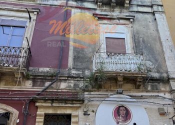 7928d0c3-e9d2-4d03-8e89-42d661055ea7.jpg - Trilocale Piazza Santa Lucia 17, Siracusa - foto 1