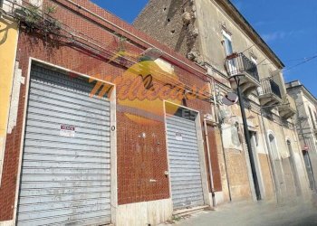 f8b529e3-c3e8-4273-9e49-c5d03853a32a.jpg - Locale Commerciale VIA PIAVE, Siracusa - foto 1