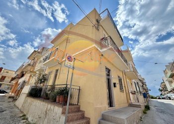 b0ae4391-31fb-4987-9449-b8f1fd267636.jpg - Villa Via Siracusa, Siracusa - foto 1