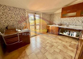 2dfd1d57-719b-4945-adbf-ccc009bfcab5.jpeg - Villa Via Olindo Marinelli, Siracusa - foto 3