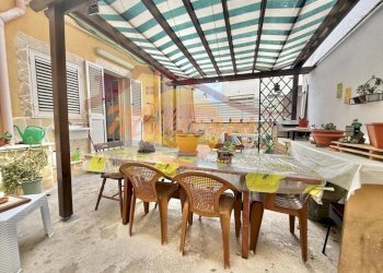 1fe6cbe6-82c5-42fc-bb08-0834a2c56c3e.jpg - Apartment Via Augusta, Siracusa - photo 1