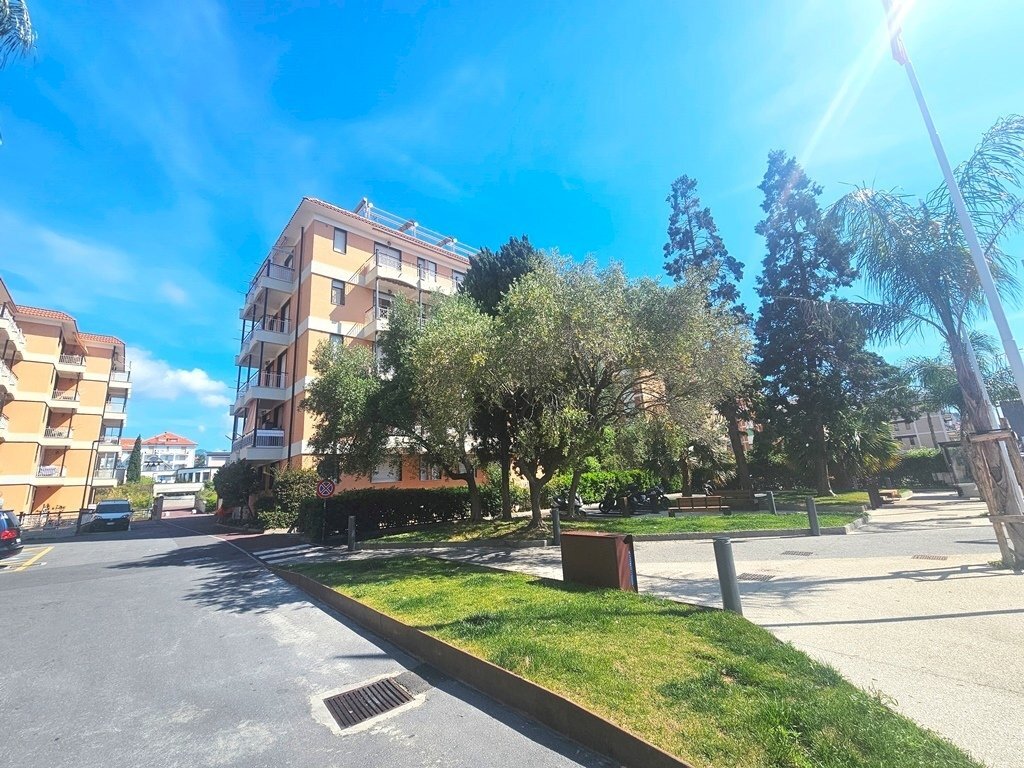 20250525_103356.jpg - Bilocale San Bartolomeo al Mare - foto 1