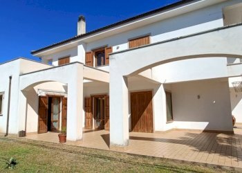 IMG20240921105341.jpg - Villa SP79, Feroleto Antico - foto 1