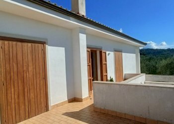 IMG20240921104450.jpg - Villa SP79, Feroleto Antico - foto 10