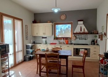 IMG20240921105216.jpg - Villa SP79, Feroleto Antico - foto 22