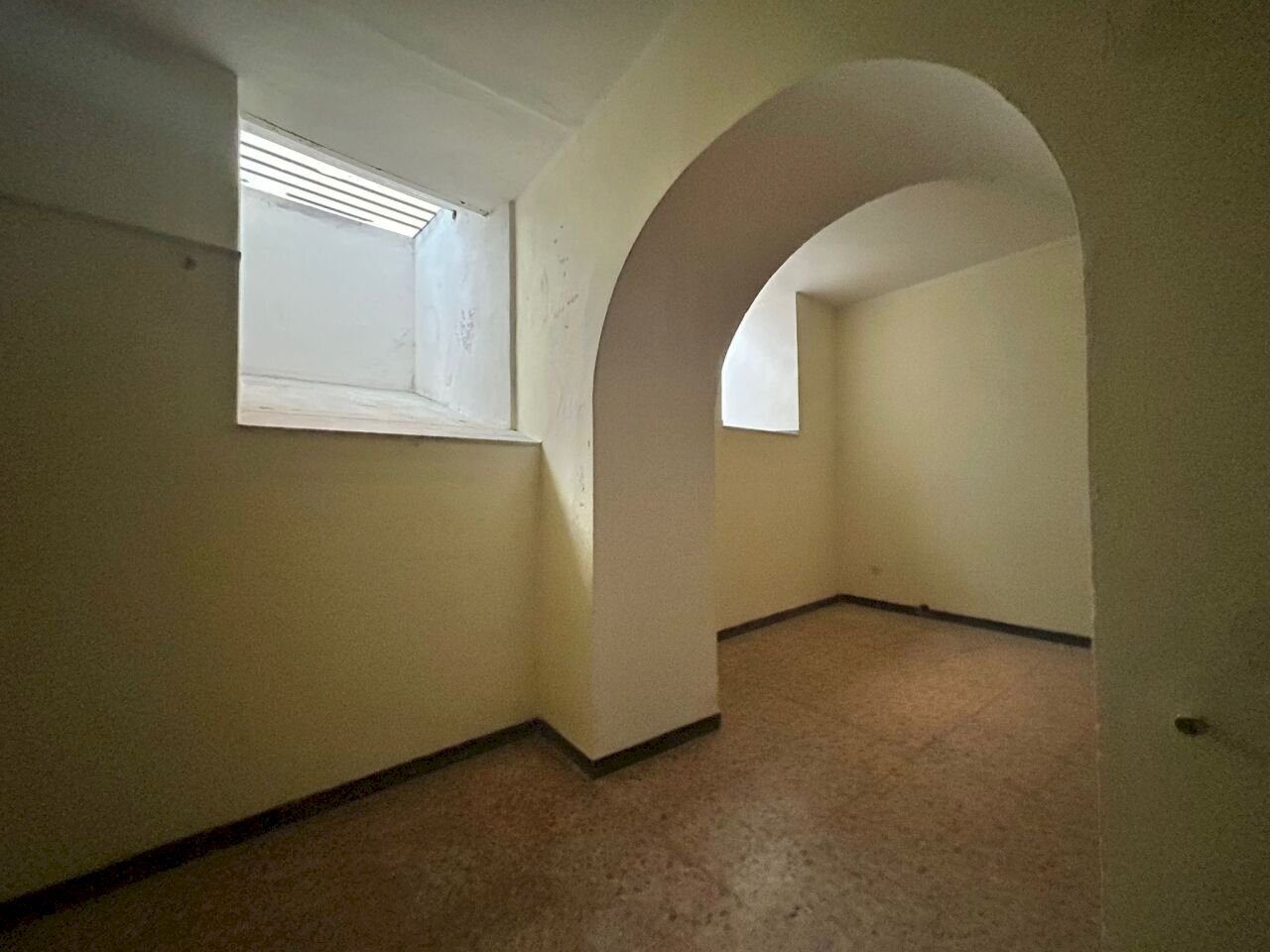 746c503b-a30e-4213-878d-d1f4e5a8efaf.jpg - Locale Commerciale Sarzana - foto 2