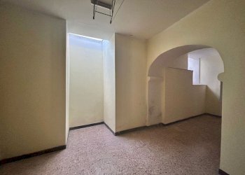 852e8242-8f6a-4739-a182-c246874cd366.jpg - Locale Commerciale Sarzana - foto 3