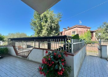 937be8cf-11e6-4a44-89b2-2564a4ec35e7.jpg - Porzione di casa Fosdinovo - foto 13