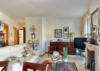 3acb67e9-6939-4055-8acd-295a669ab1b6.jpg - Porzione di casa Fosdinovo - foto 17