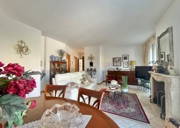 e46d9ef9-7284-475c-8eea-6362af60b87f.jpg - Porzione di casa Fosdinovo - foto 23