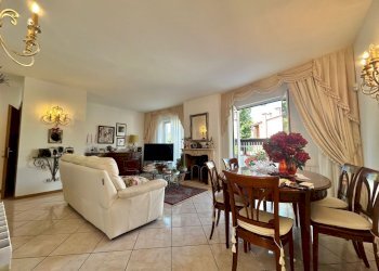 40013ef4-ffe3-4107-9960-130275ae711a.jpg - Porzione di casa Fosdinovo - foto 24