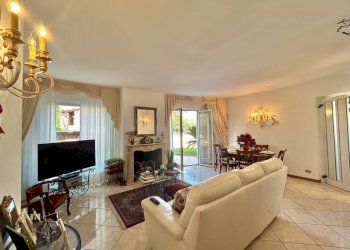 c786b7e6-5a47-47a1-b297-3cafe9576637.jpg - Porzione di casa Fosdinovo - foto 27