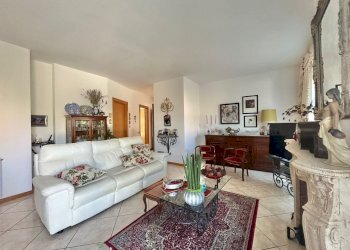 33187462-ec17-4e93-b3e6-f5492190fd15.jpg - Porzione di casa Fosdinovo - foto 28