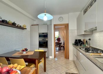 c9ad12fa-2aa4-4d5c-ac41-21e64f2289b2.jpg - Porzione di casa Fosdinovo - foto 30