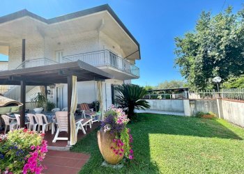 d85d9849-4902-4180-976e-73357b476ce2.jpg - Appartamento Fosdinovo - foto 2