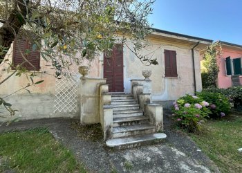 e75faa4e-fa18-4caf-9815-8d32b07ba079.jpg - Villa Sarzana - photo 1