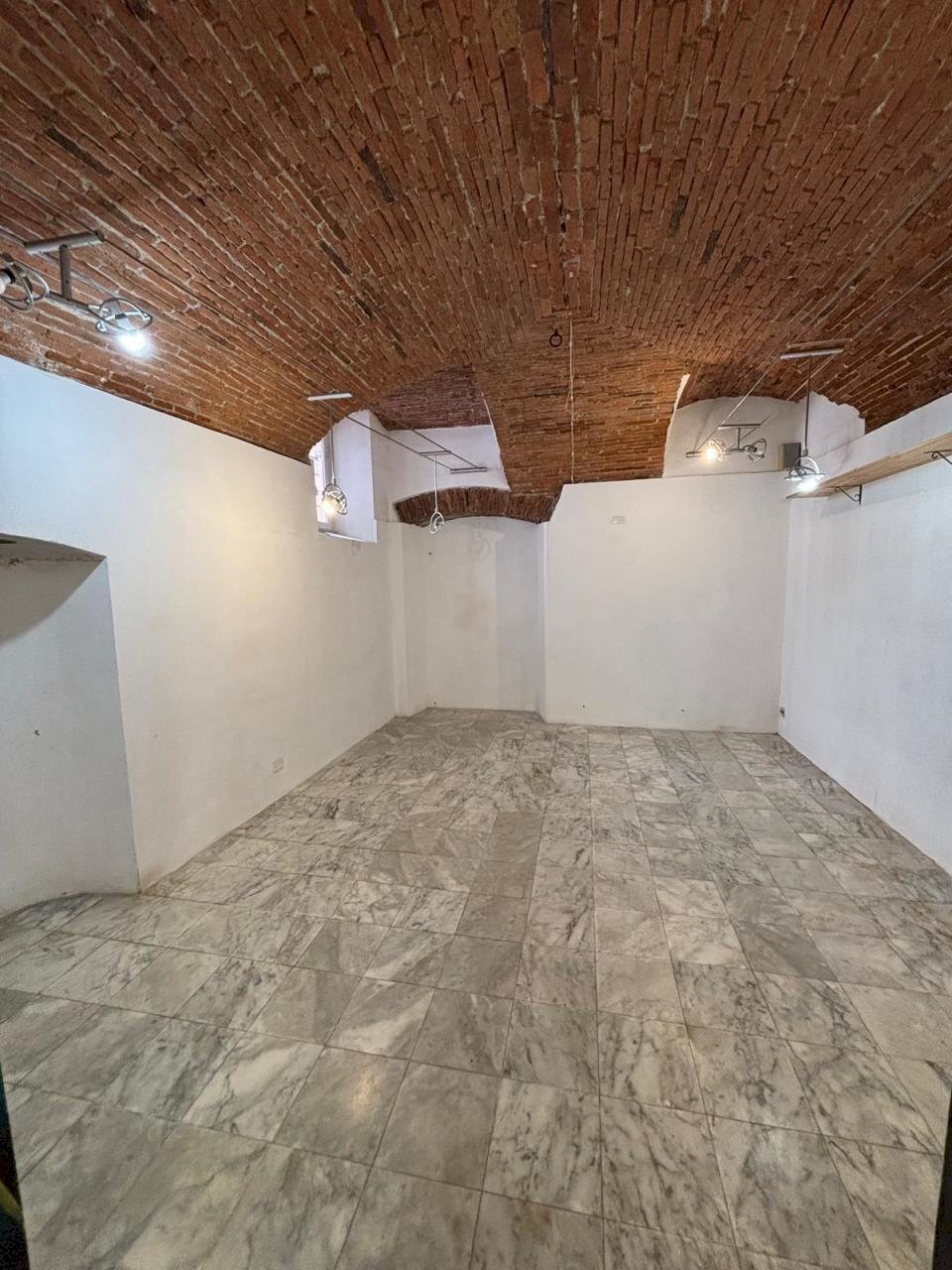 WhatsApp Image 2025-06-17 at 15.32.52.jpeg - Locale Commerciale Sarzana - foto 3